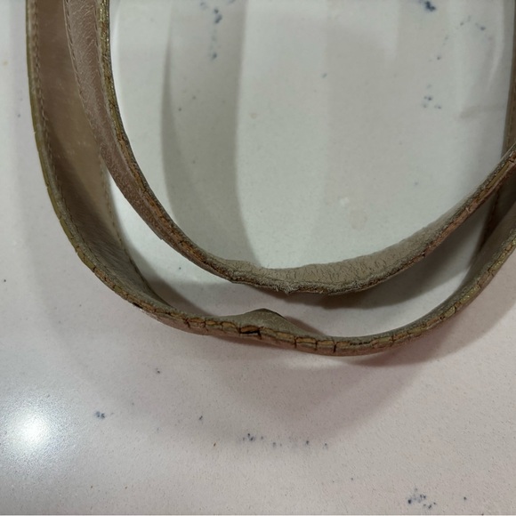 Chic Beige Designer Tote Bag - Picture 3 of 15